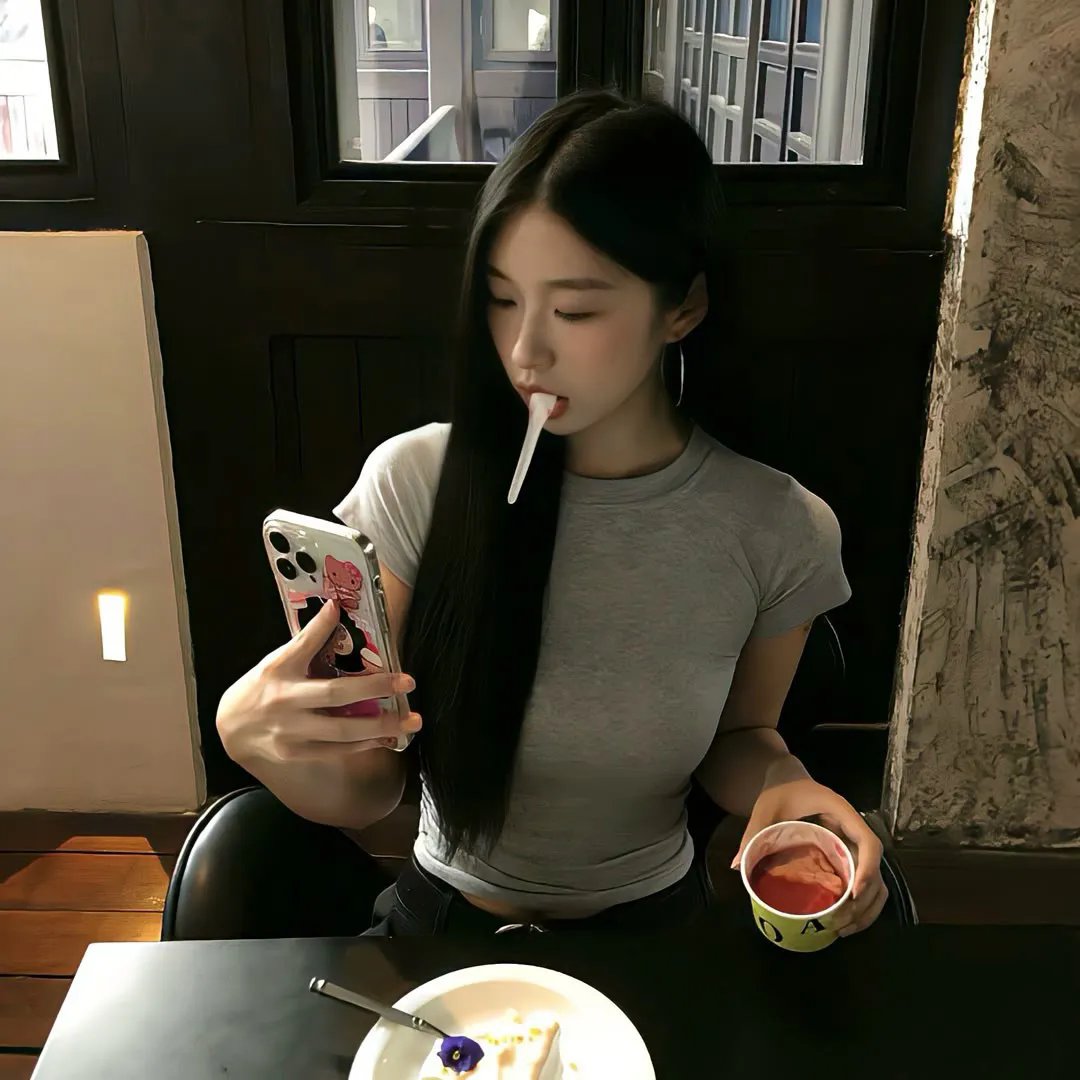 燕子与鹦鹉